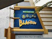 Buzz Lightyear Astro Blasters Sign, ©www.my-disneyland-vacation.com