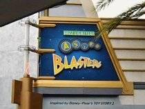 Buzz Lightyear Astro Blasters Sign, ©www.my-disneyland-vacation.com
