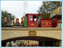 Disneyland Railroad at Main Street, ©www.my-disneyland-vacation.com